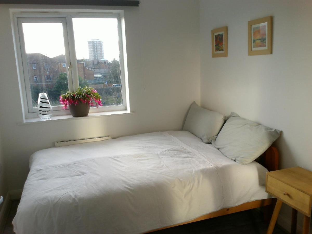 Two Bedroom London Luxury Apartment Exterior photo